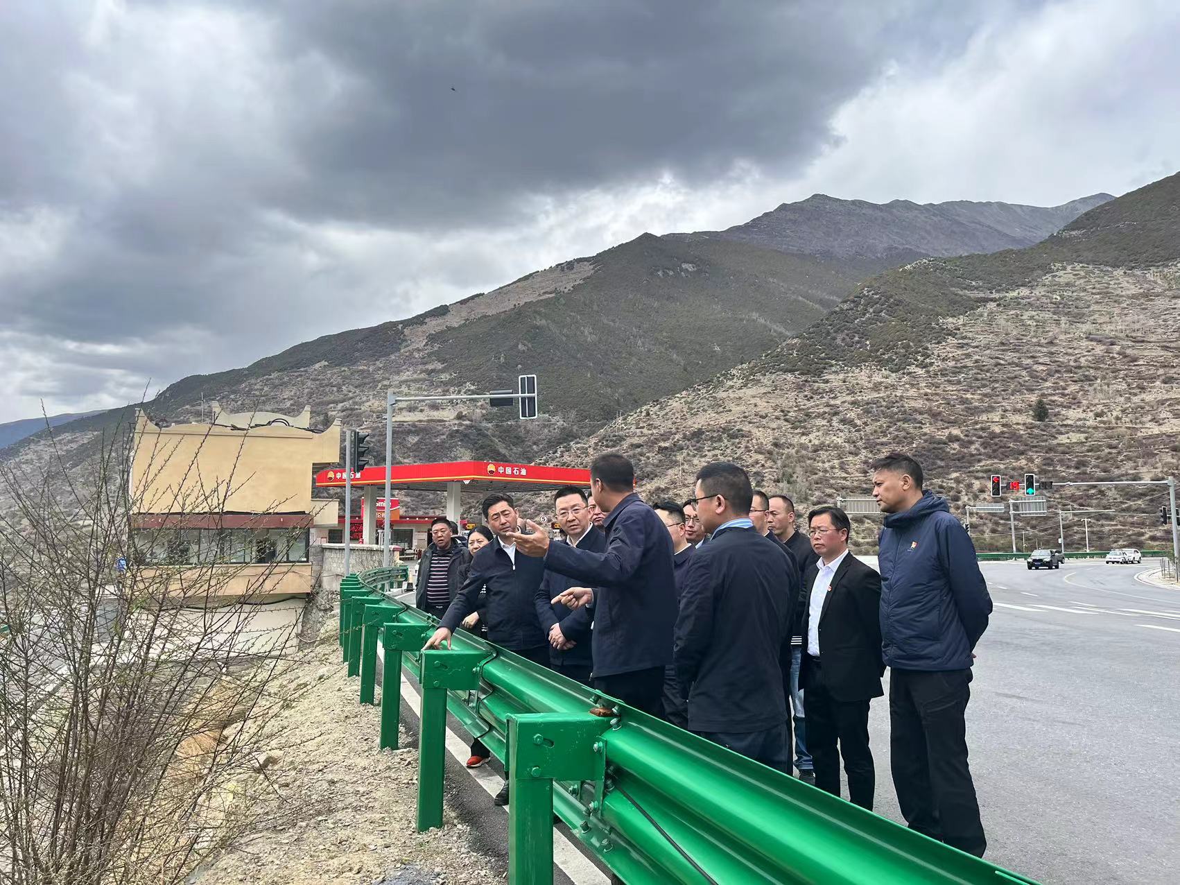 阿壩州委常委、州紀(jì)委書記、監(jiān)委主任袁震到都四山地軌道交通項目DSZH標(biāo)檢查指導(dǎo)工作